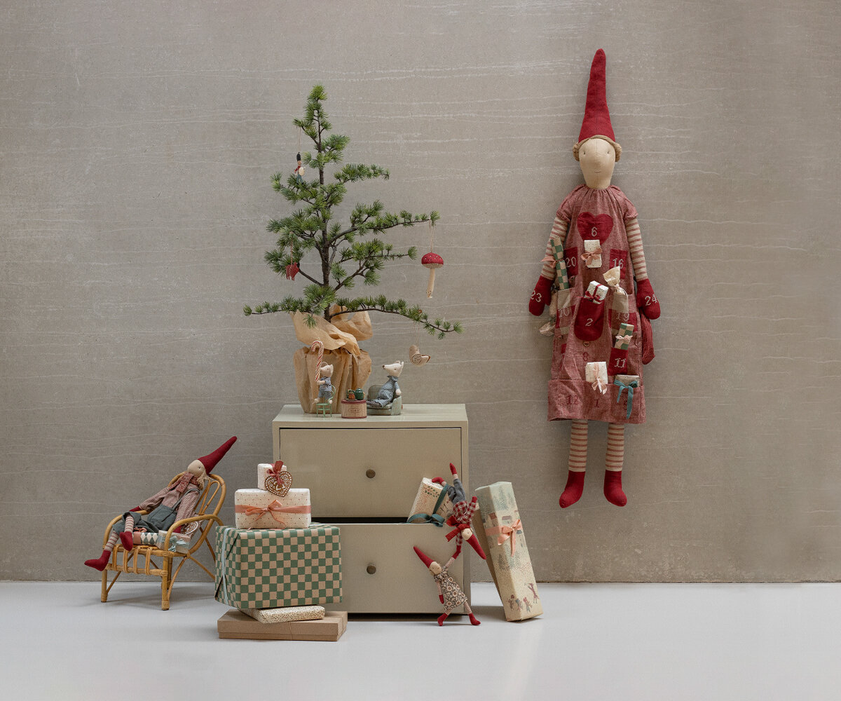 Pixy Girl Size 1 w. Floral Dress