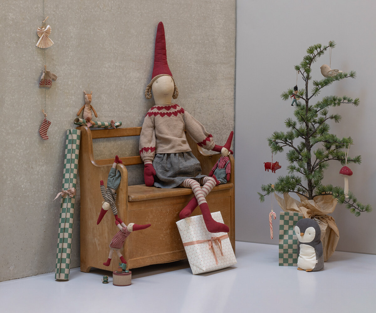 Santa Pixy Size 6 Girl Knitted Sweater