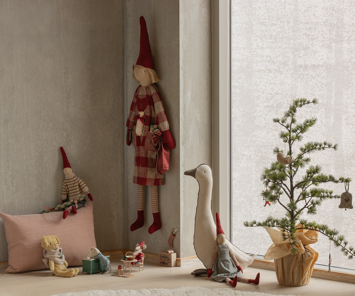 Advent Calendar Pixy Girl Small