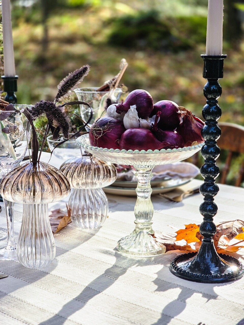 Glass Plate on Foot Eleanor