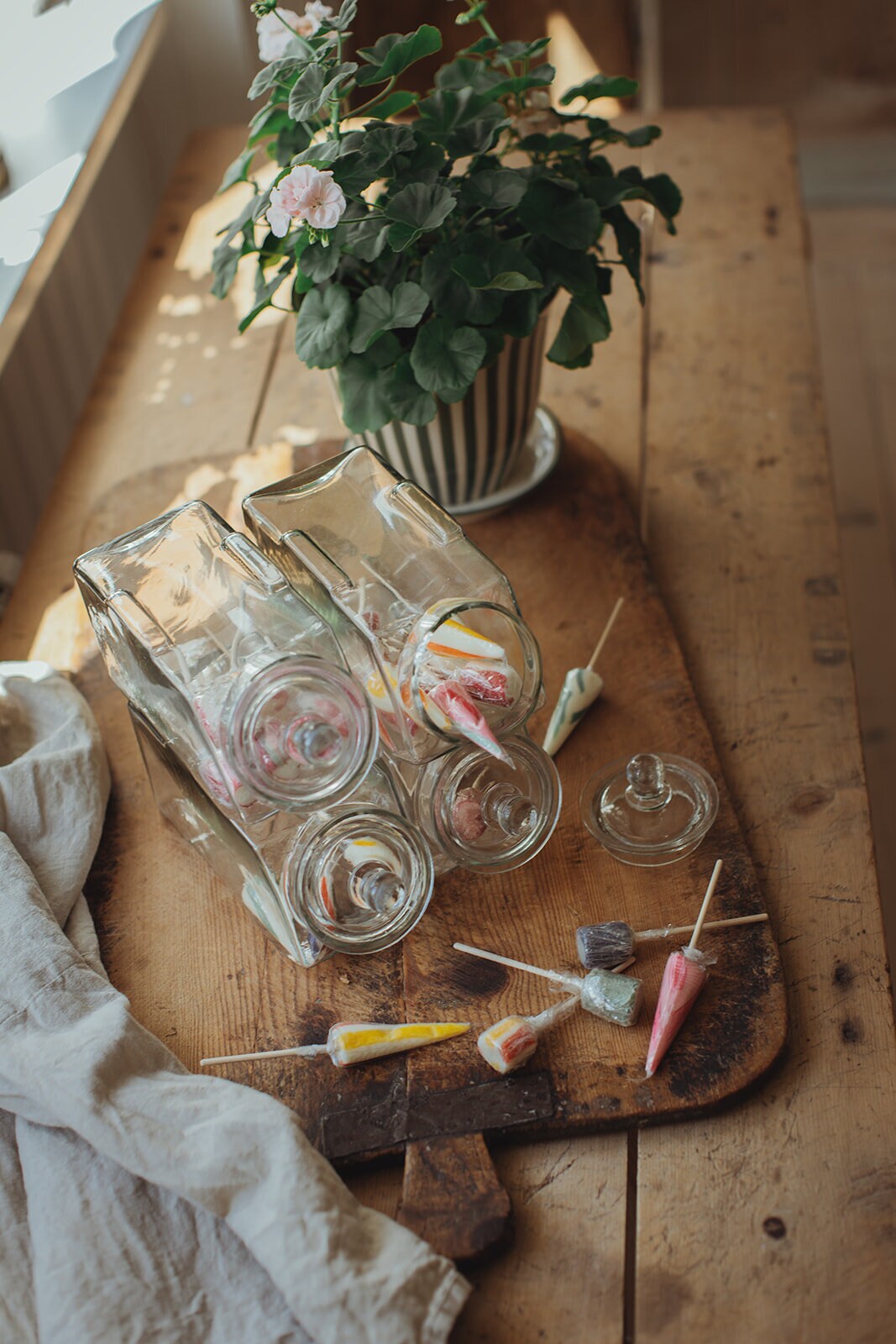 Glass Jar Stackable w. Lid Small