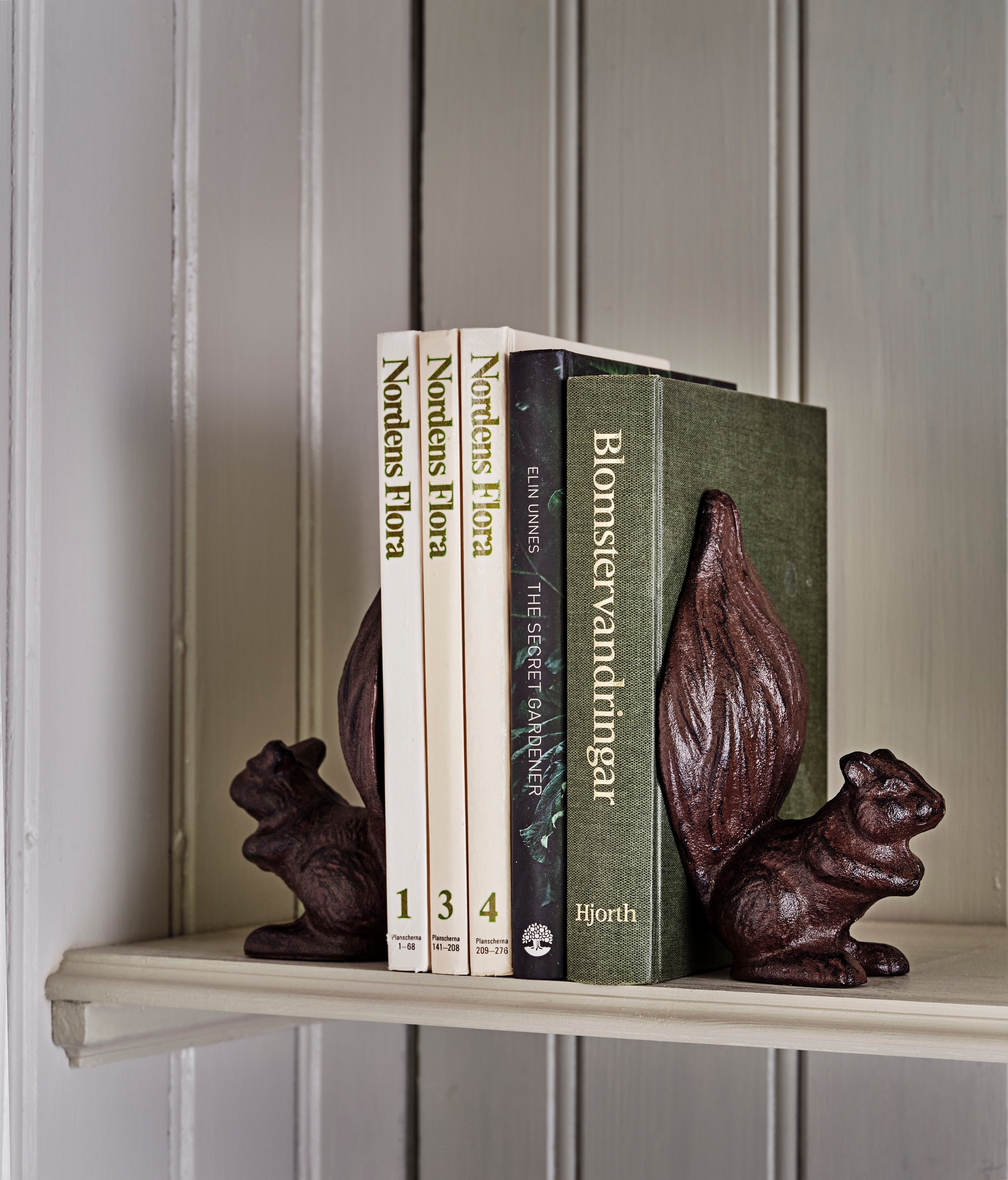 Book End Squirrels S/2 Cast Iron Antique Brown