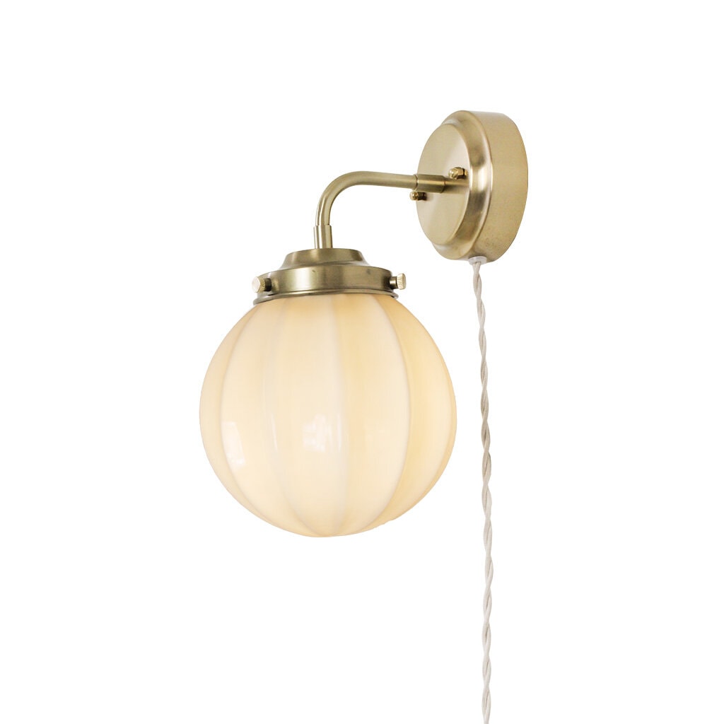 Wall Lamp Marit Brass/Opal Beige Small