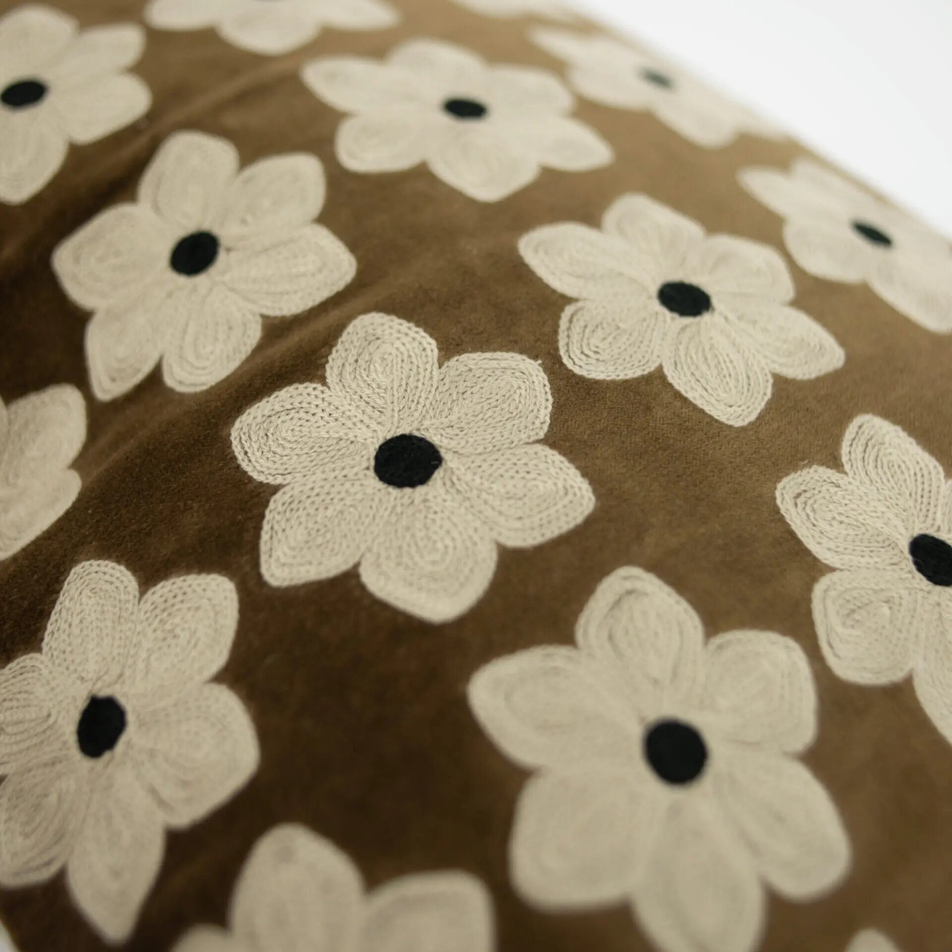 Cushion Cover Daisy Brown