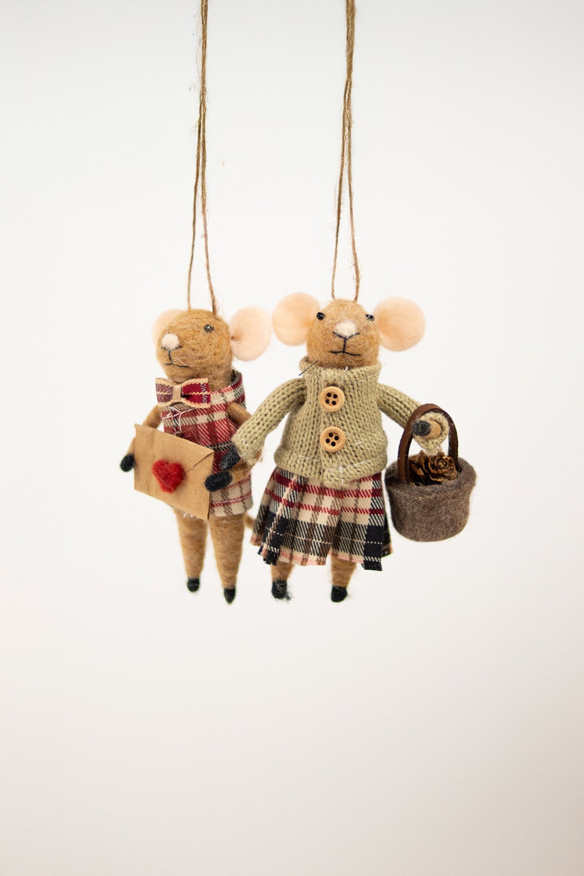 Mice Brown w. Christmas Card