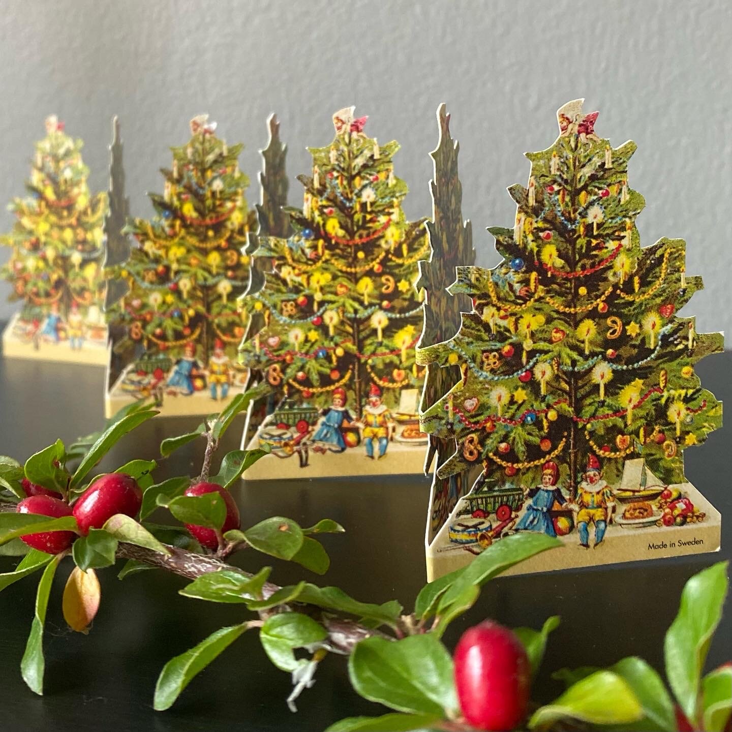 Paper Row Christmas Tree Mini