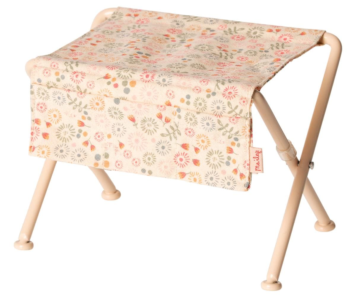 Nursery Table Pink