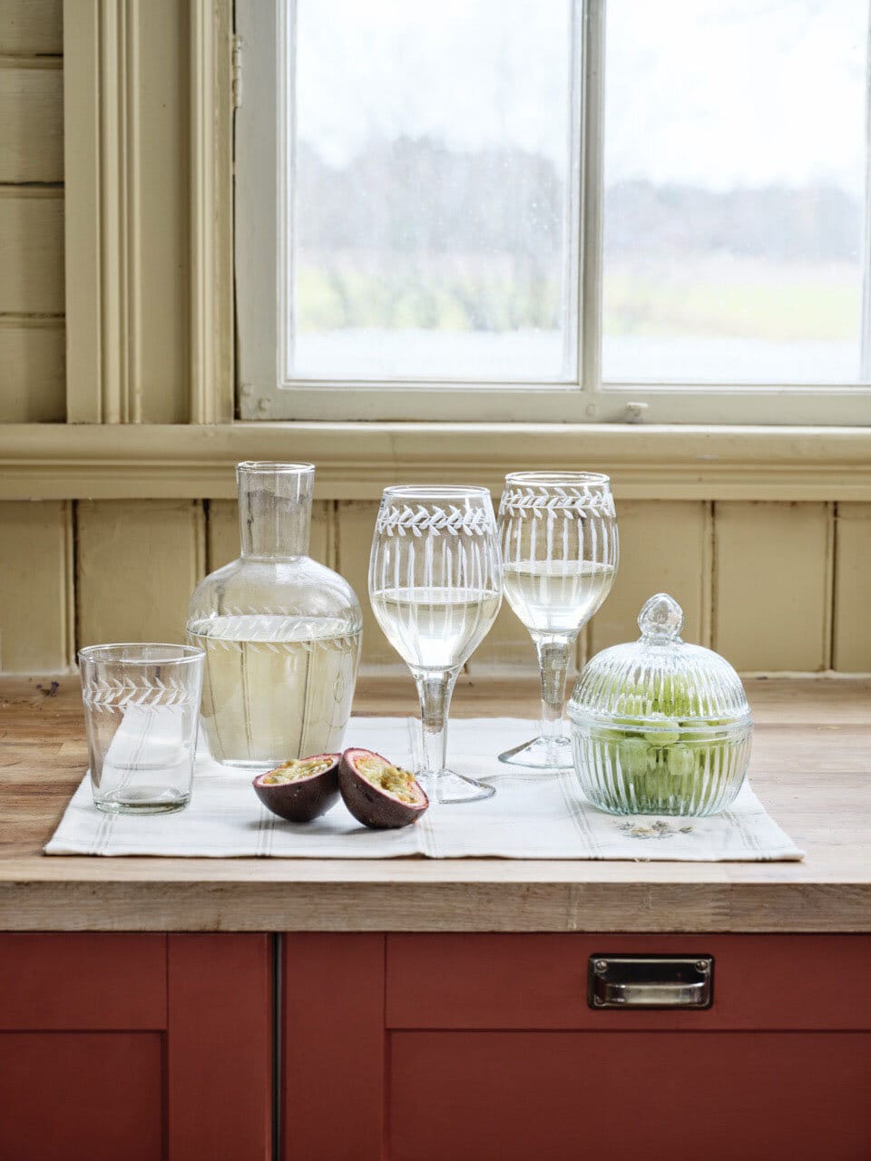 Decanter w. Drinking Glass Flower Edge