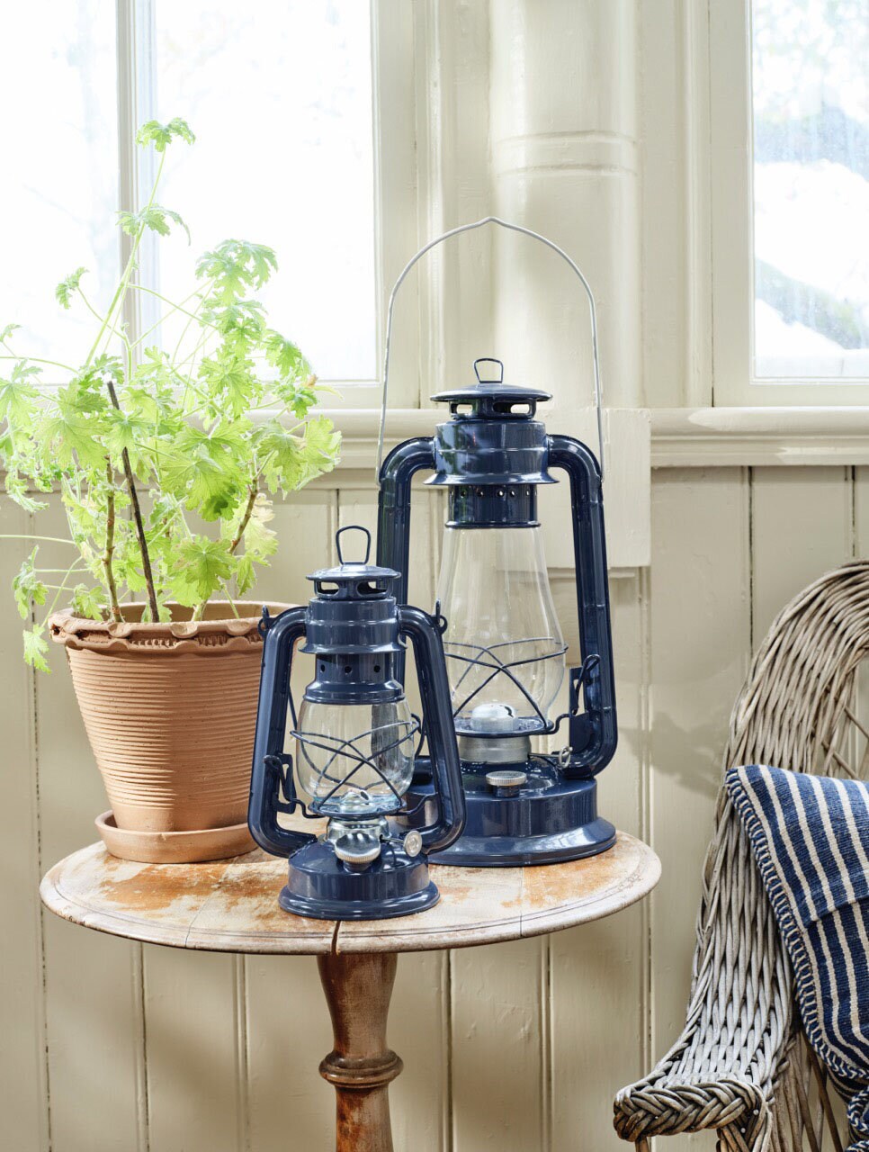 Hurricane Lantern Dark Blue Large