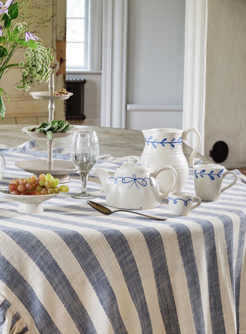 Jug Viola Leaf Blue